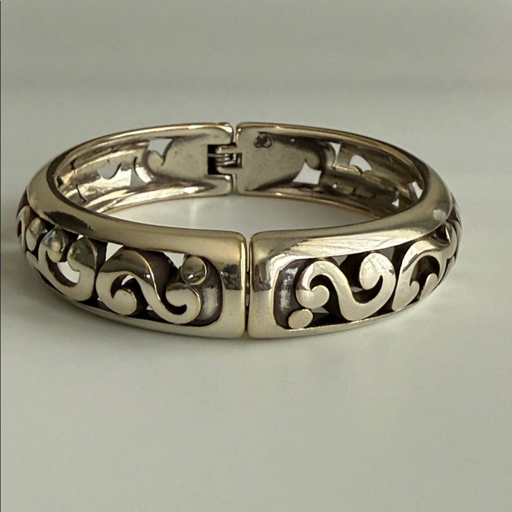 Brighton Contempo Hinged Bracelet - Picture 4 of 6